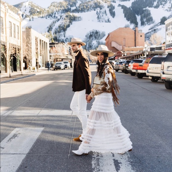 Coconuts by Matisse White Caught Up Pointed Zipper Booties 9 - Picture 5 of 6